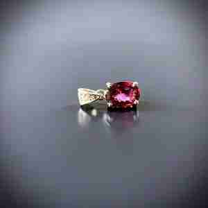 18ct White Gold, Rhodolite Garnet & Diamond Pendant.